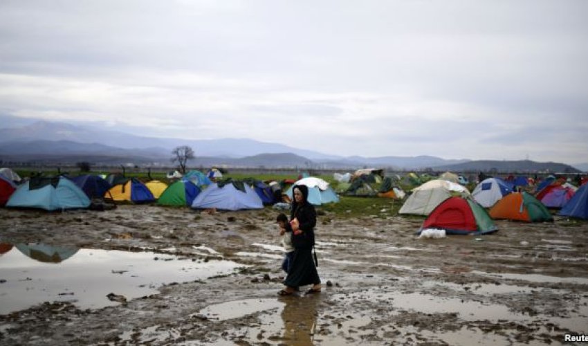 Balkan ölkələri miqrant yolunu bağlayır