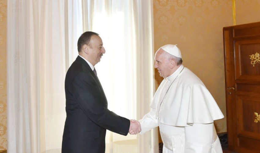 İlham Əliyev Roma Papasını təbrik etdi