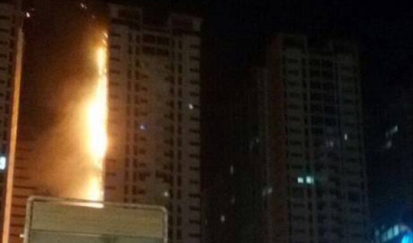 В ОАЭ загорелся небоскреб