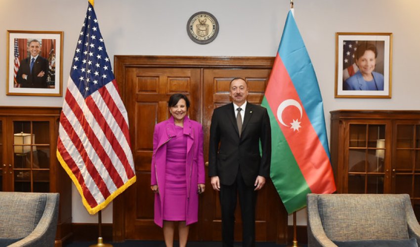 Azeri leader, US secretary of commerce discuss cooperation in various fields