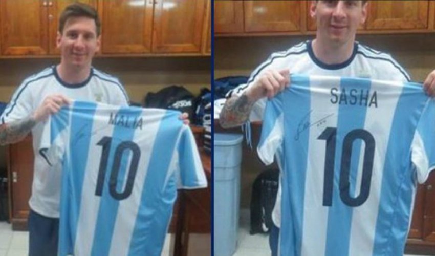 ​Lionel Messi Barak Obamaya hədiyyə göndərib