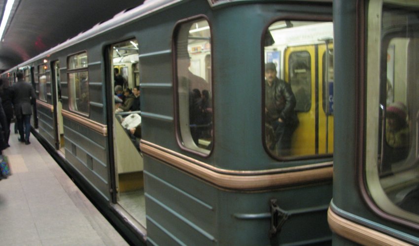 Bakı metrosunda təhlükəsizlik tədbirləri gücləndirildi Bakı metrosunda təhlükəsizlik tədbirləri gücləndirildi