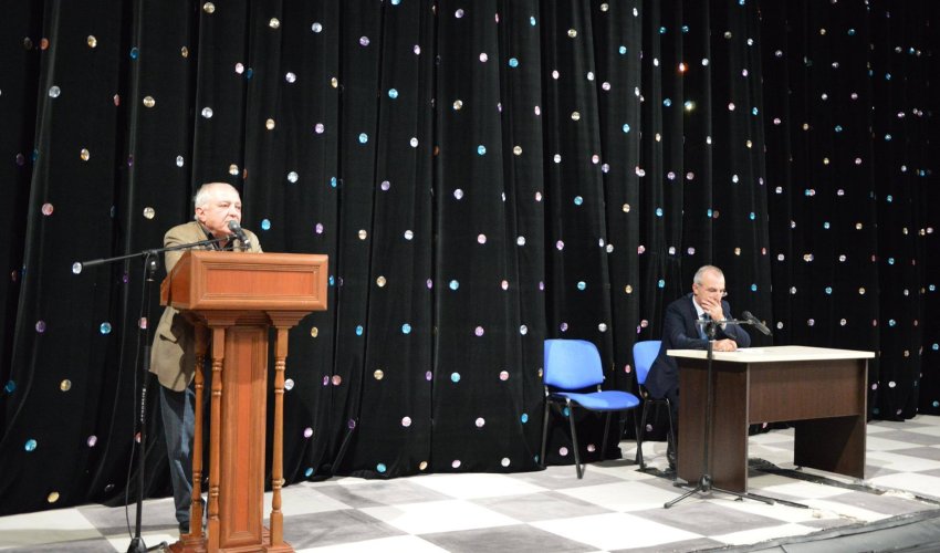 Gənc Tamaşaçılar Teatrında ölkədəki son hadisələr müzakirə edildi - FOTOLAR