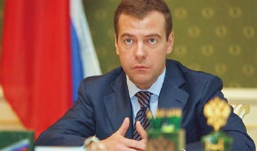 Dmitri Medvedev Yerevandadır