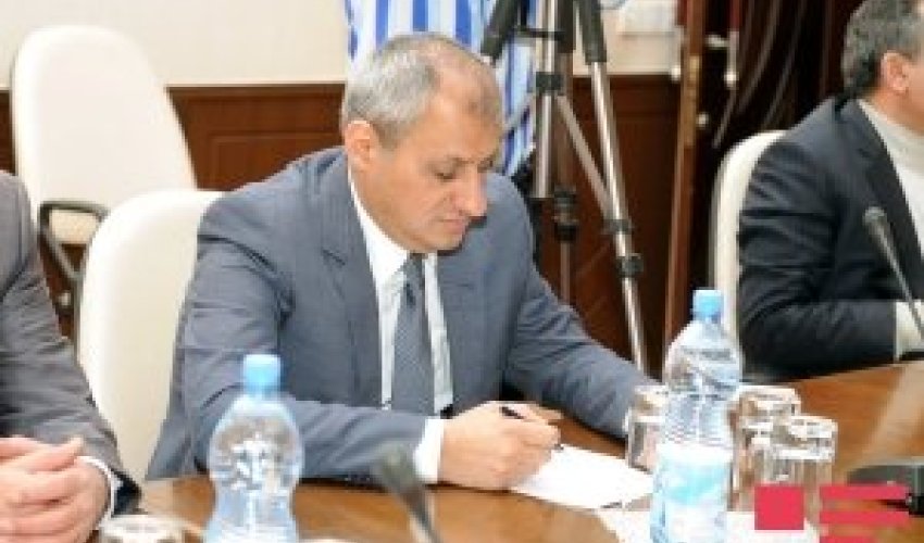 Daha üç QHT-in hesabına qoyulmuş həbs götürüldü