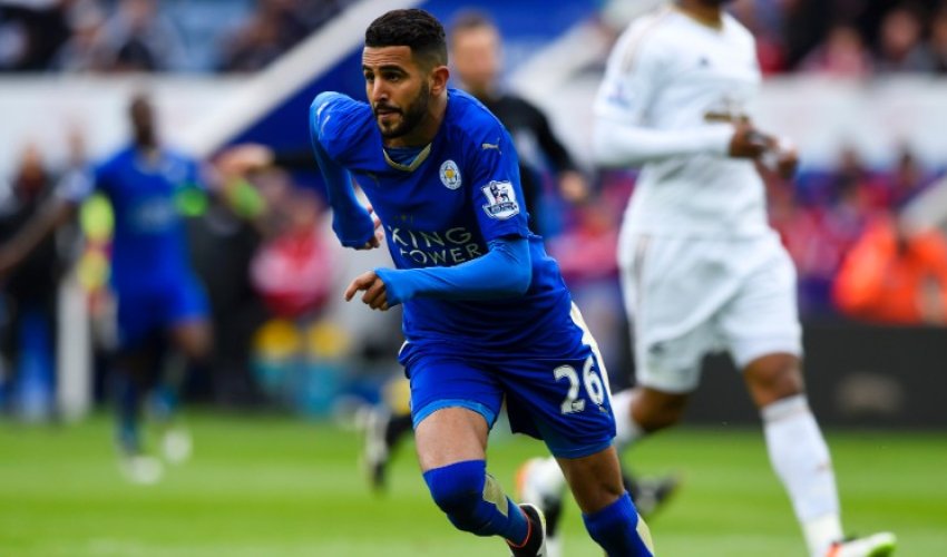 Leicester closes in on title with 4-0 win