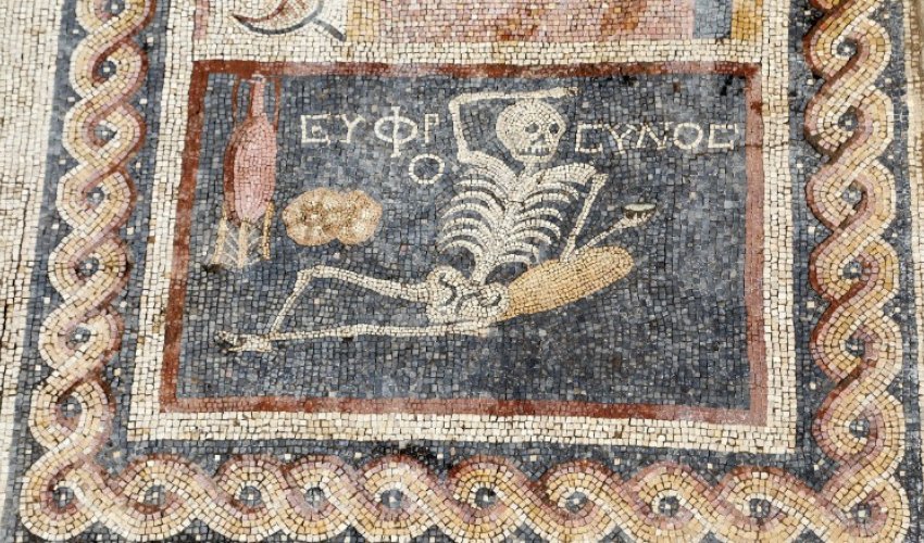 Laid-back ancient skeleton mosaic has sage advice Laid-back ancient skeleton mosaic has sage advice
