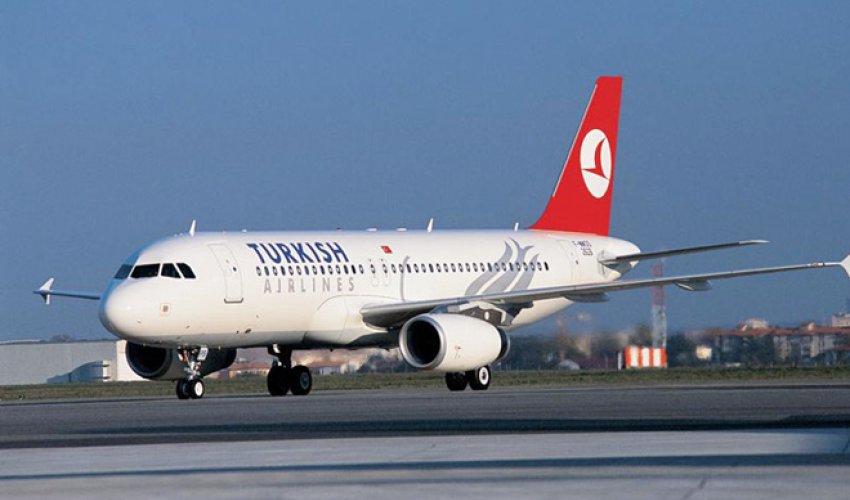 Davudoğlunun müavininin olduğu təyyarə təcili eniş etdi Davudoğlunun müavininin olduğu təyyarə təcili eniş etdi
