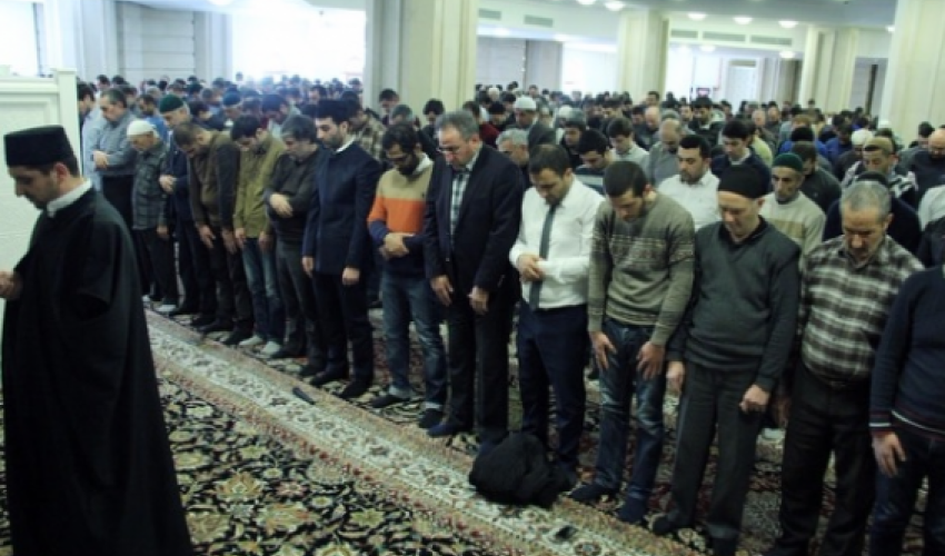 Azerbaijan: A Country of Unusual Shia-Sunni Harmony Azerbaijan: A Country of Unusual Shia-Sunni Harmony