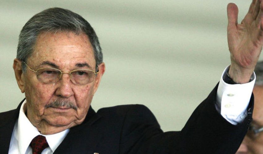 Raul Kastro İlham Əliyevi təbrik etdi