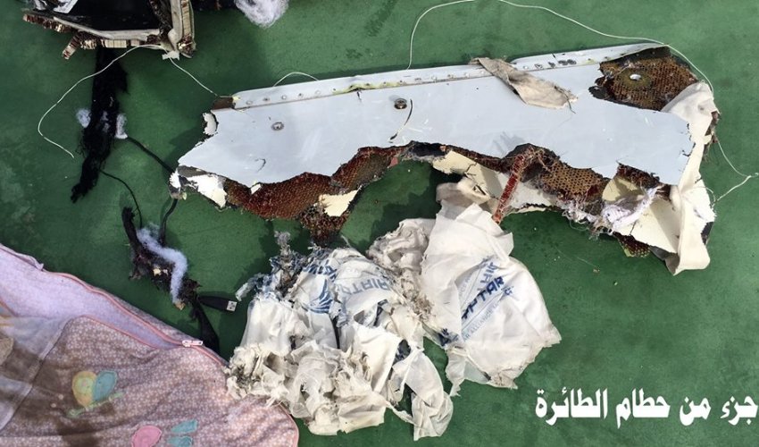 Фото обломков самолета EgyptAir