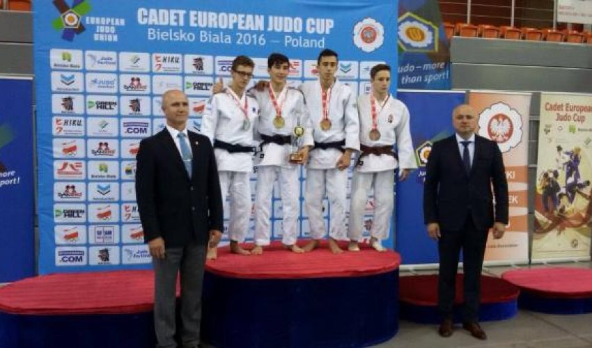Cüdoçularımız ilk yarış günündə 7 medal qazanıblar Cüdoçularımız ilk yarış günündə 7 medal qazanıblar
