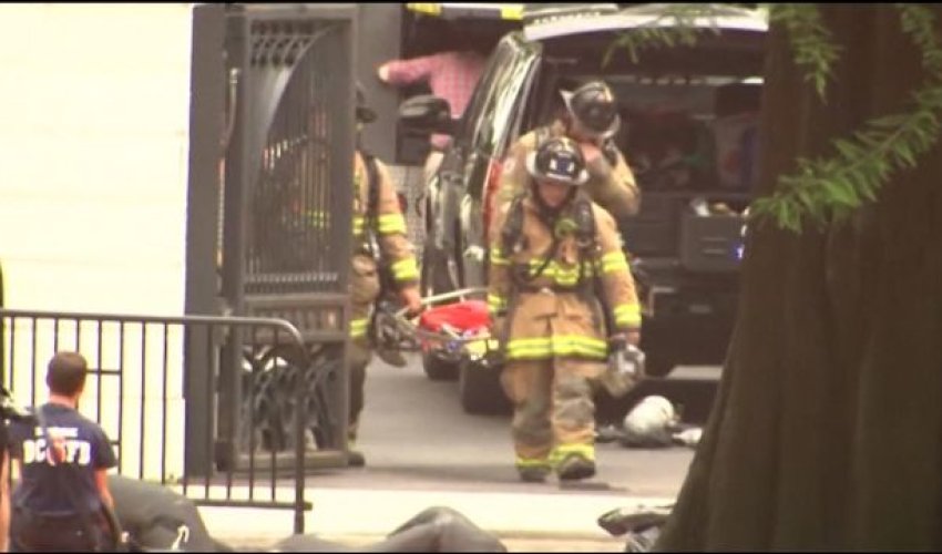 С Белого Дома сняли оцепление - ВИДЕО