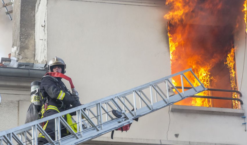 Крупный пожар под Парижем