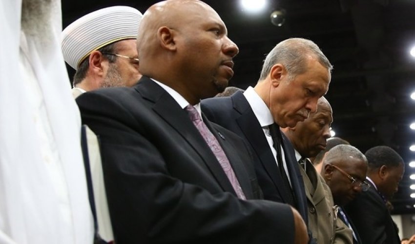 Ərdoğan Məhəmməd Əlinin dəfninə qatılmayaraq Türkiyəyə dönməyi qərara aldı