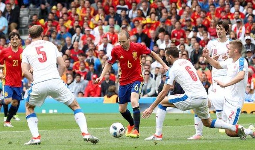 Spain 1 - 0 Czech Republic