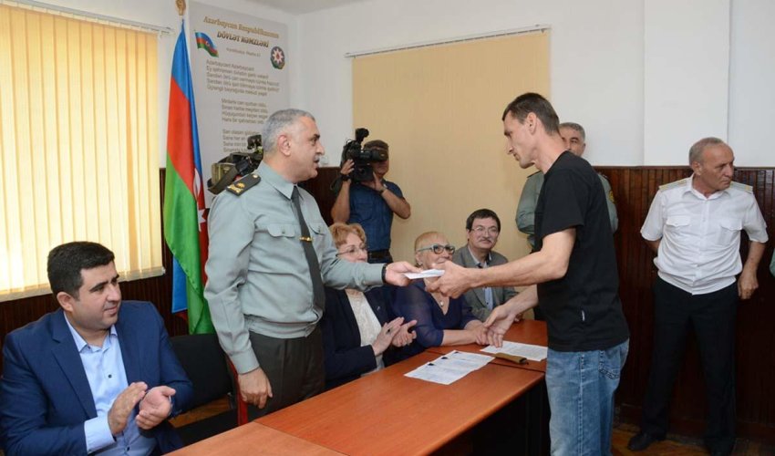 Bu gün 200-ə yaxın məhbus azadlığa buraxıldı