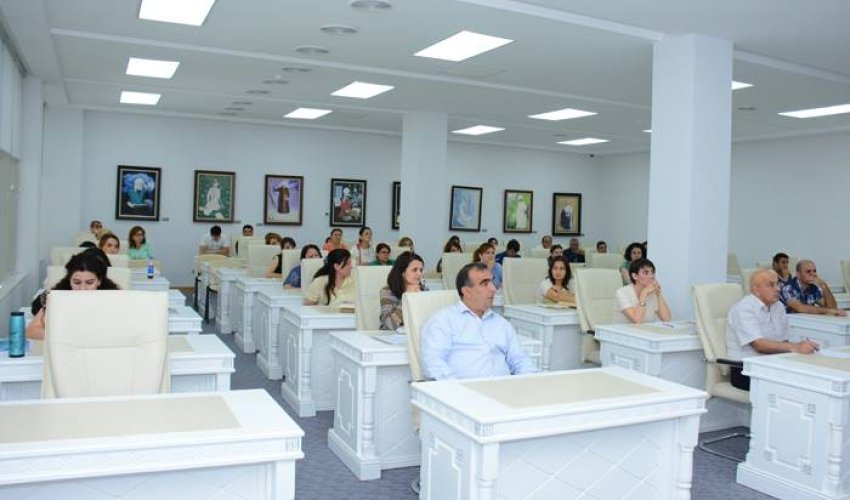 AMEA-da alman və fransız dillərindən doktorluq imtahanı