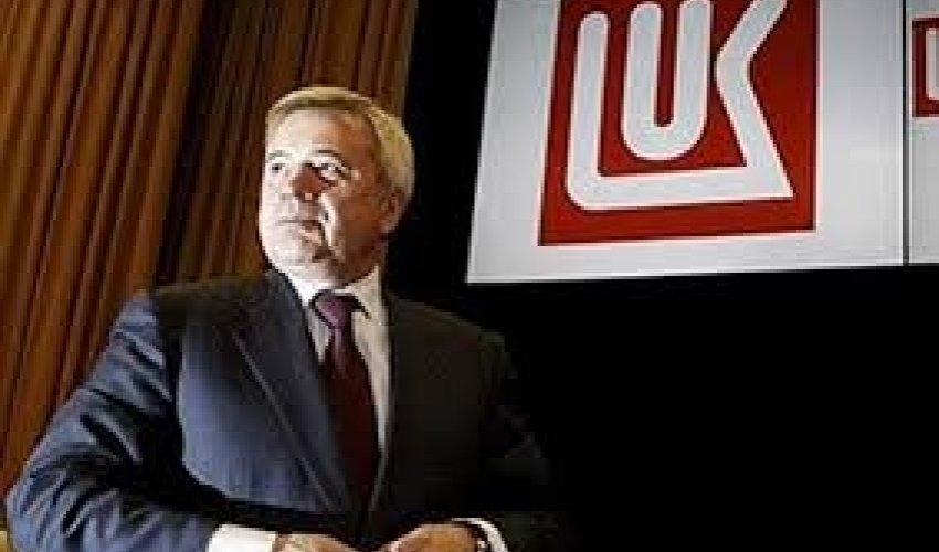 Vahid Ələkbərov yenidən prezident seçildi