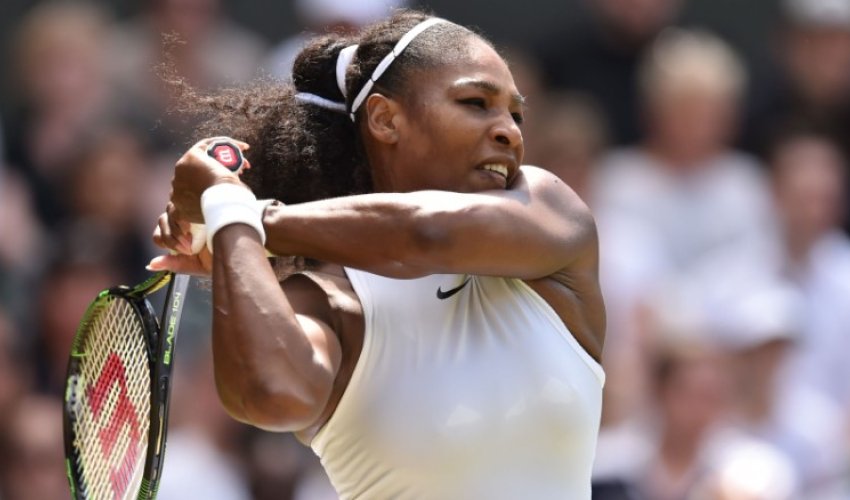 Serena strolls through Wimbledon