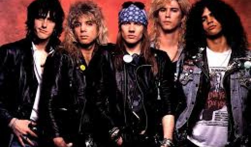 Guns N' Roses задержали за оружие