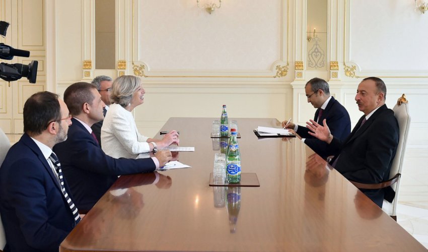 İlham Əliyev İtaliyanın təhsil nazirini qəbul edib 