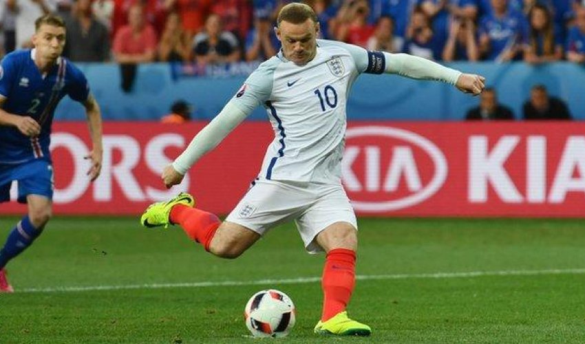 Jose Mourinho to determine Wayne Rooney's England role