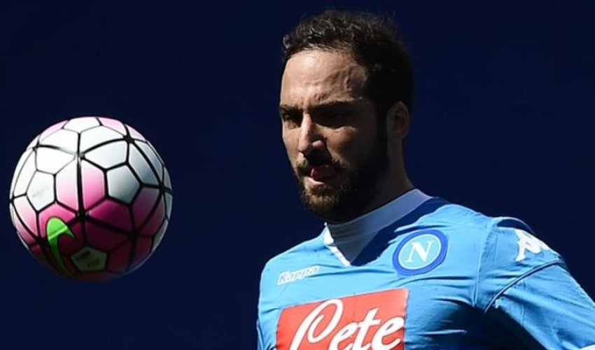 Gonzalo Higuain: Argentina striker joins Juventus from Napoli