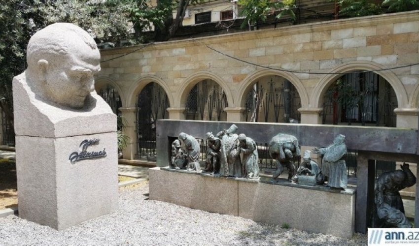 Bakı parkında rəsm, tarix və ədəbiyyat - FOTOREPORTAJ