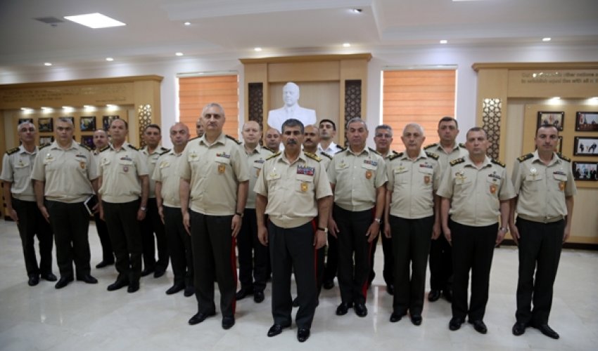 Zakir Həsənov xarici ölkələrdəki hərbi attaşelərlə görüşüb