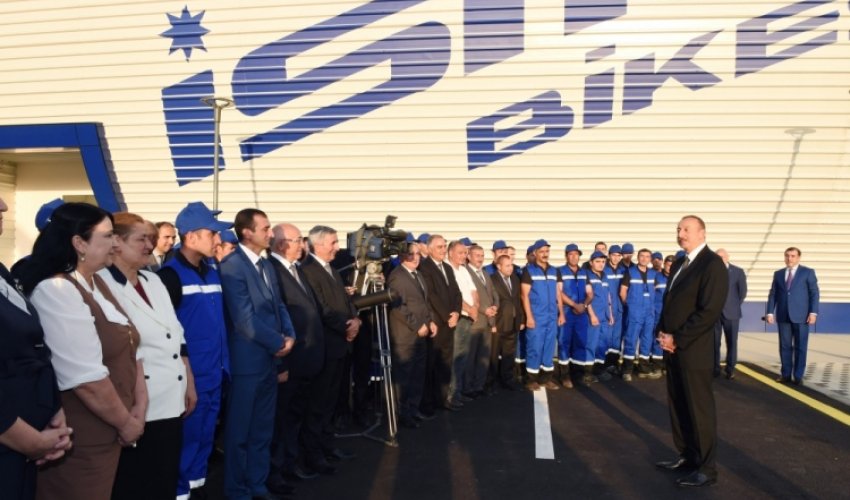 İlham Əliyev: “Fermerlər torpaq vergisi istisna olmaqla, bütün vergilərdən azaddırlar”