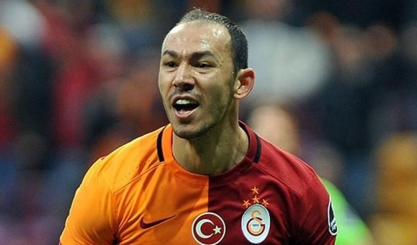 Umut Bulut “Qalatasaray”dan ayrılır Umut Bulut “Qalatasaray”dan ayrılır