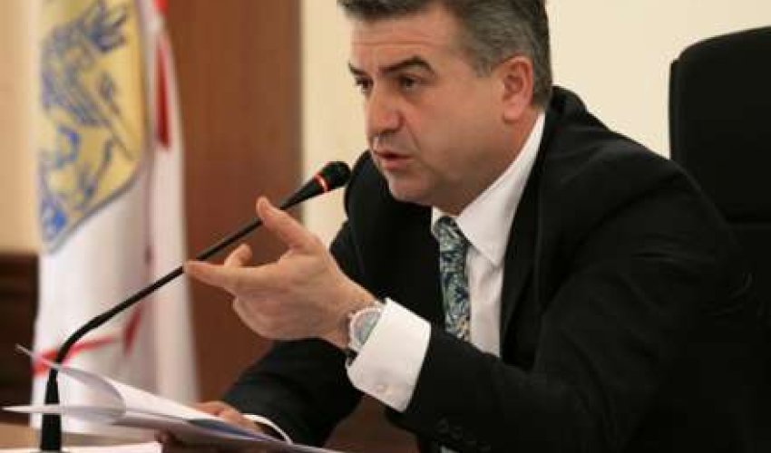 Azərbaycanda doğuldu, Ermənistana baş nazir oldu