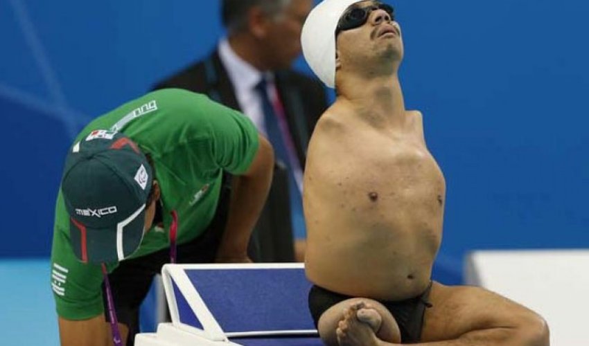 Dünyanı heyran qoyan idmançı - FOTOLAR