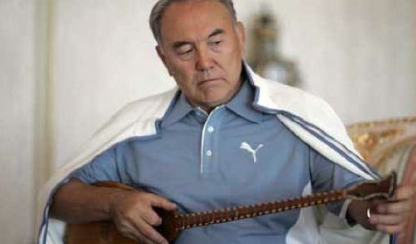 Nazarbayev dombıra çaldı – VİDEO