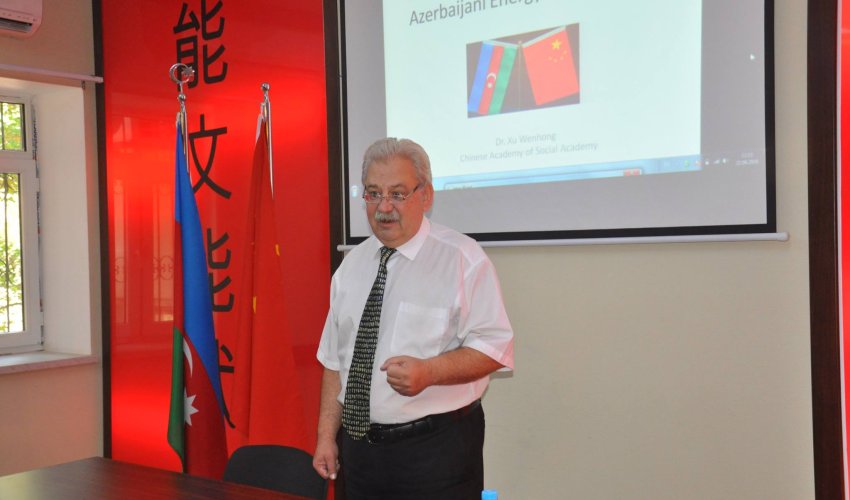 ADU-da çinli alimlə görüş keçirildi