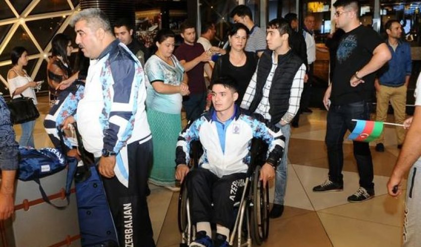 Paralimpiyaçılarımız Vətənə döndülər Paralimpiyaçılarımız Vətənə döndülər