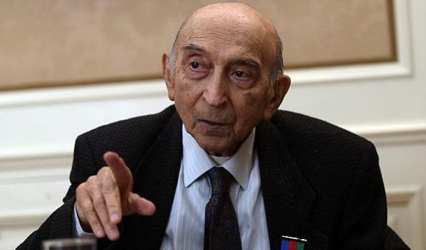 Lütfi Zadə Azərbaycandakı referendumdan danışdı