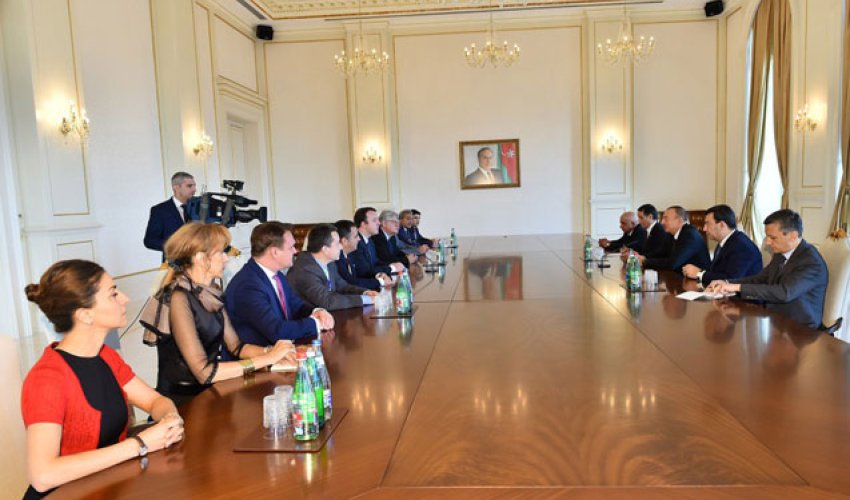 İlham Əliyev AŞPA nümayəndə heyəti ilə görüşdü