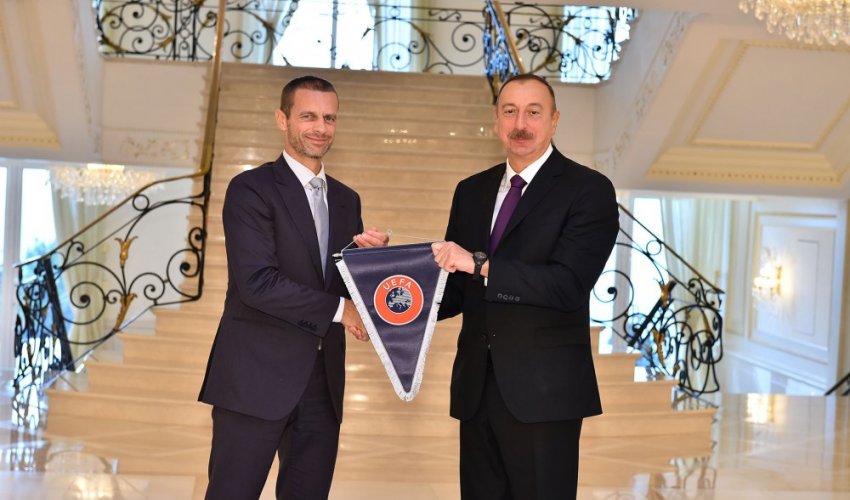 İlham Əliyev: “Azərbaycanda futbolun inkişafına böyük əhəmiyyət verilir” İlham Əliyev: “Azərbaycanda futbolun inkişafına böyük əhəmiyyət verilir”