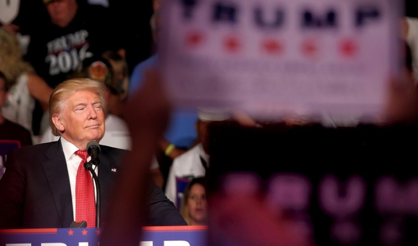 Tramp Hillari Klintonu təqlid etdi