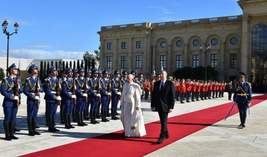 İlham Əliyev Roma Papası ilə görüşdü