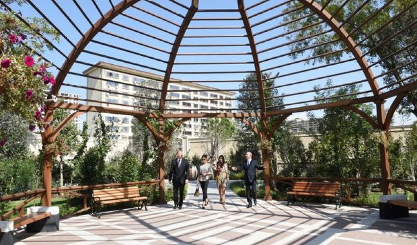 İlham Əliyev Bakının “Qızılgül bağı”nda - FOTOLAR