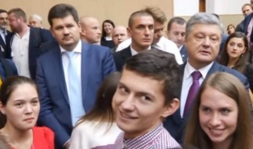 Tələbədən prezidentə maraqlı sual - VİDEO