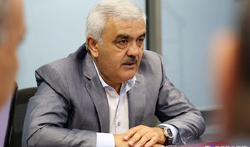 Rövnəq Abdullayev: 