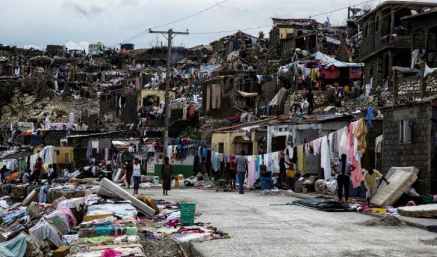 Hurricane Matthew toll in Haiti rises to 1,000, dead buried in mass graves