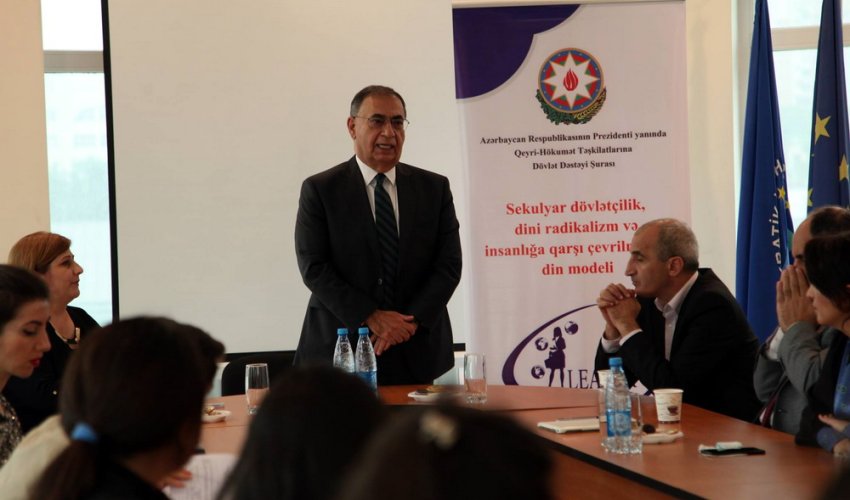 “Dünyəvi dövlətçilik, yoxsa dini radikalizm: cəmiyyət nə istəyir?” mövzusunda debat keçirilib