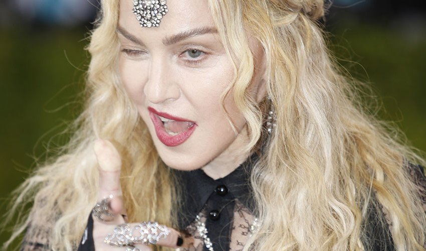 Madonna offers oral sex to Clinton voters