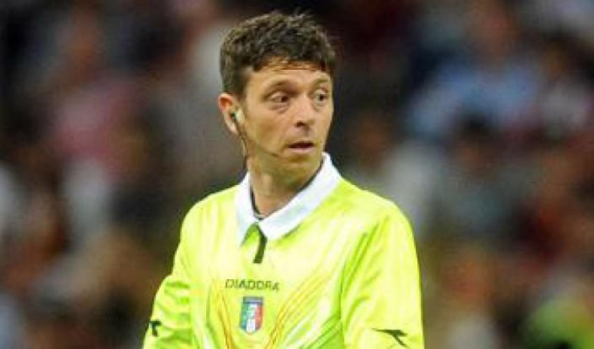 FİFA referisini qarət etdilər