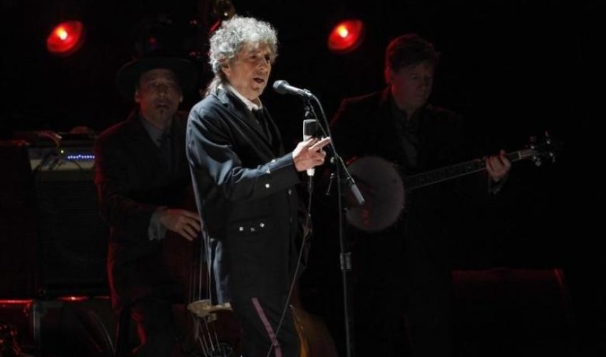 Swedish Academy says up to Dylan if he wants to come to receive Nobel Prize